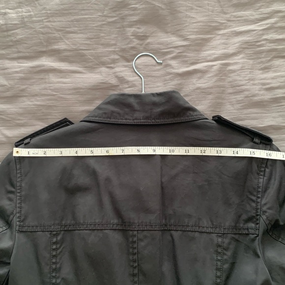 Banana Republic Classic Trench Coat - Picture 17 of 17